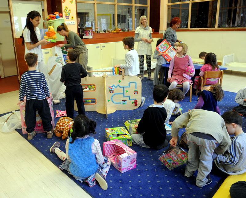 Држава мама и тата за 9.000 малишана 